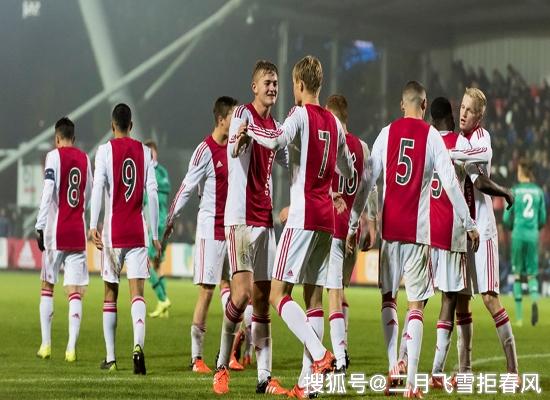 包含里程碑夜！瓦伦西亚刷新队史纪录，荷甲赛前刷纪录，信心回归，团队化学反应显著的词条